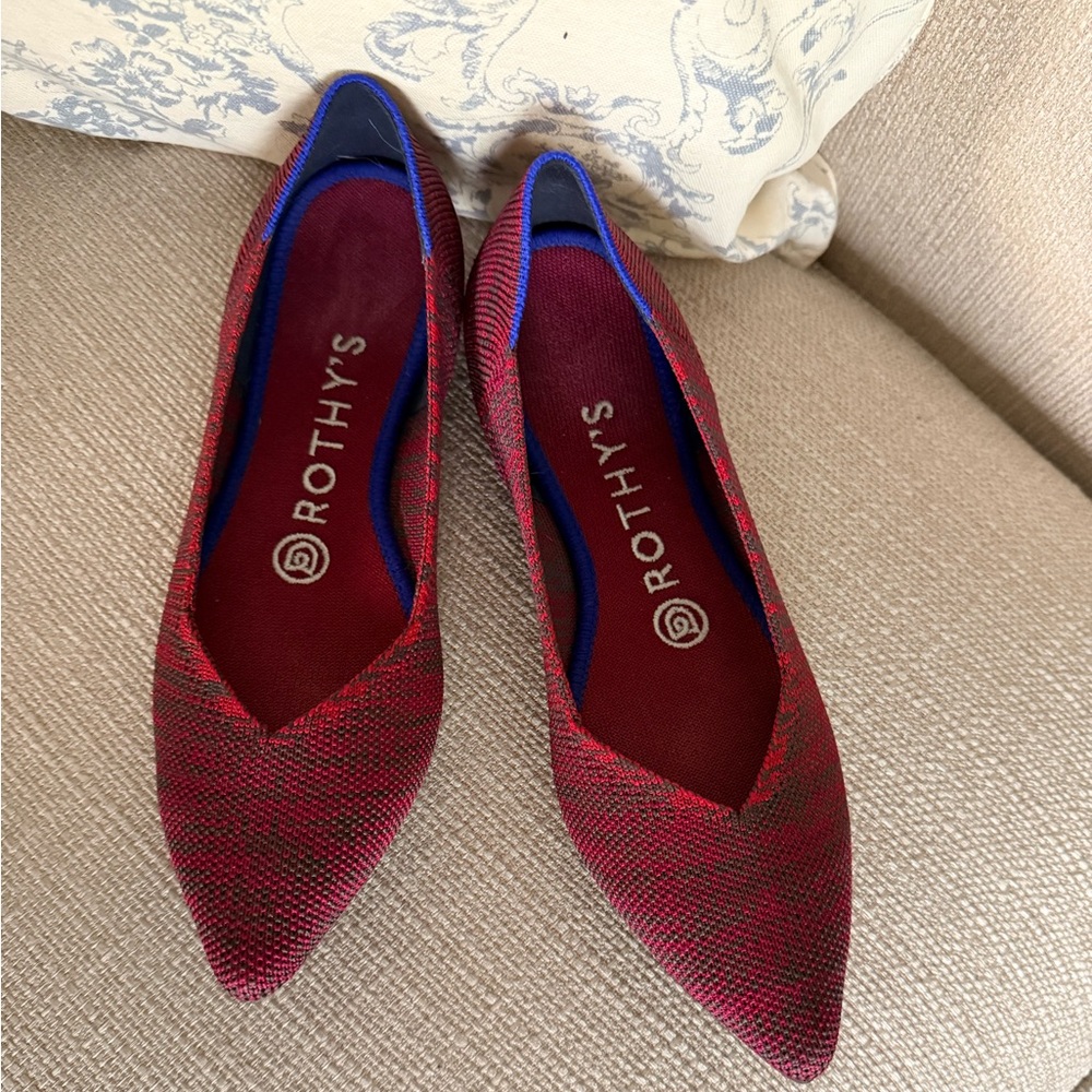 EUC Rothy’s The Point II Cabernet Herringbone Size 6